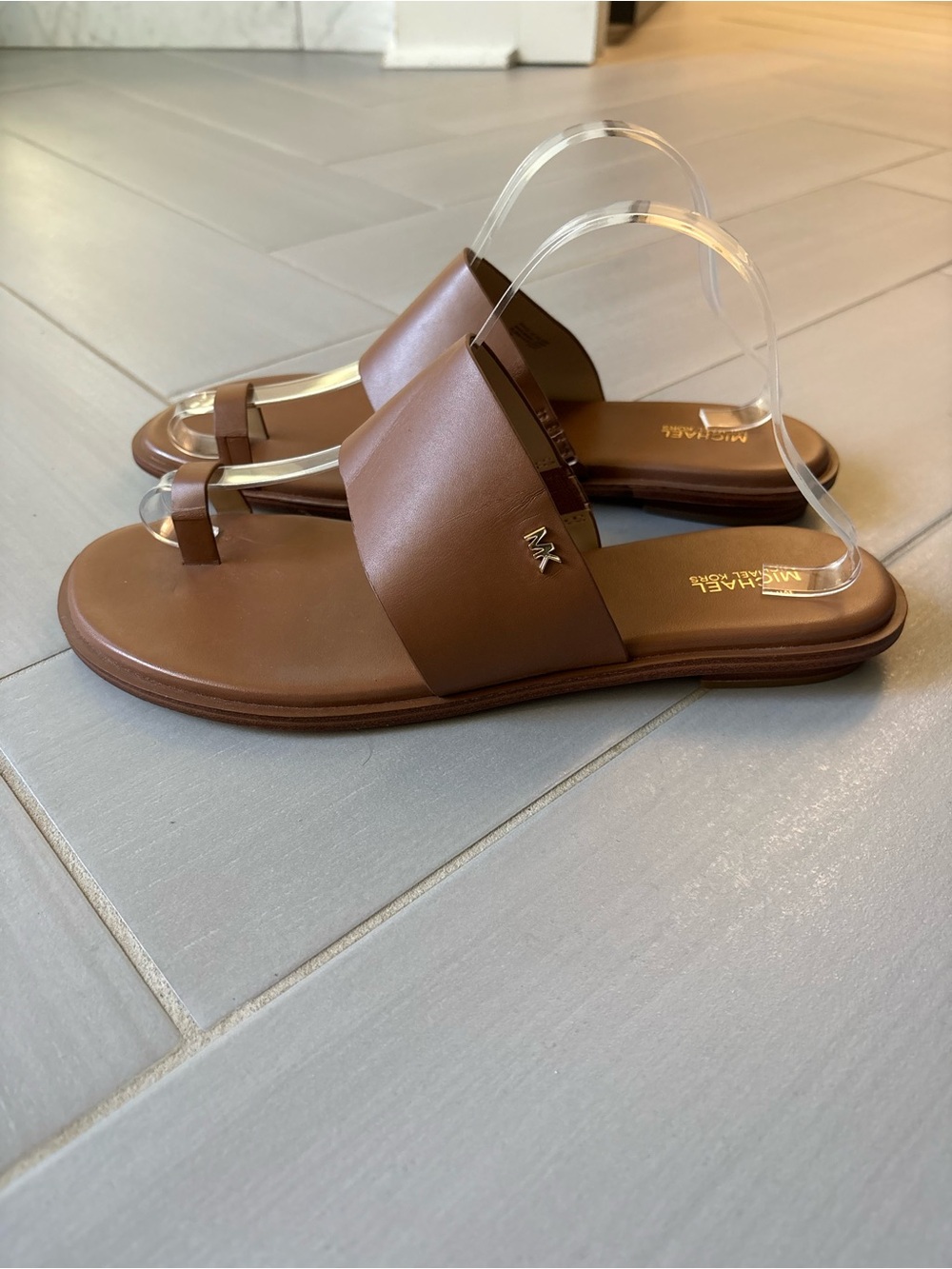 Michael Kors August Flat Sandals | Chestnut Leather | Toe-Loop Slide Sandals - Picture 5 of 8